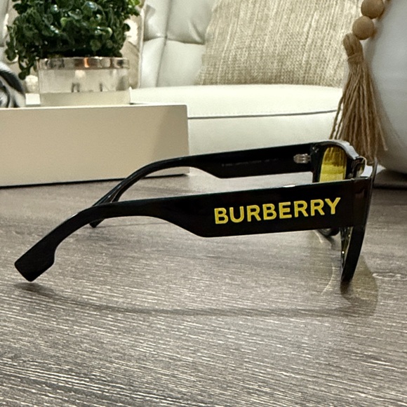 Burberry Men's Glasses with Black Frame and Yellow Lenses - Picture 3 of 14